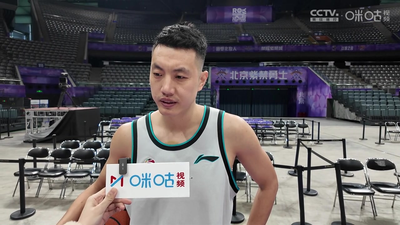 翟晓川：孙悦在中国男篮也是佼佼者 他是中国篮球传奇的前辈